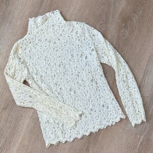 Chic Cream Lace Long Sleeve Top